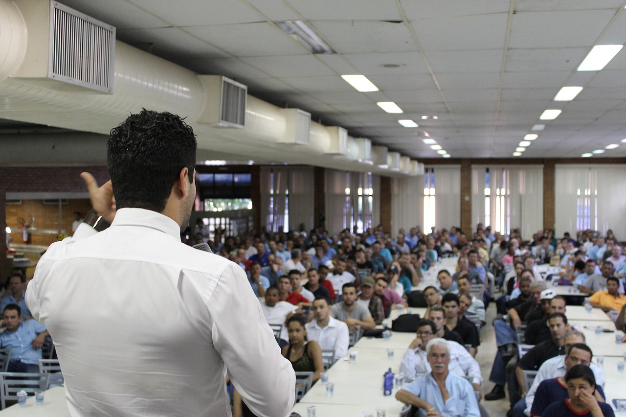 學(xué)校門衛(wèi)招聘最新信息及重要性概述