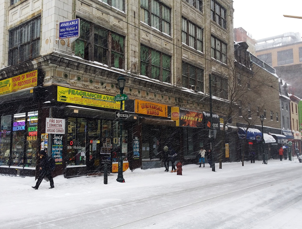 探索城市邊緣的真實(shí)面貌，最新污街訪揭秘街頭生活