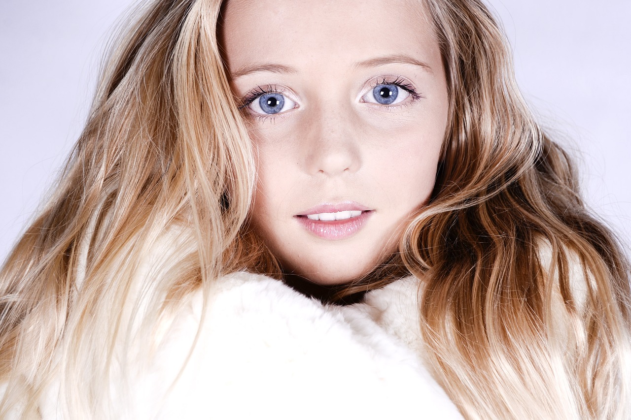 青春正妹，魅力時尚潮流的展現(xiàn)