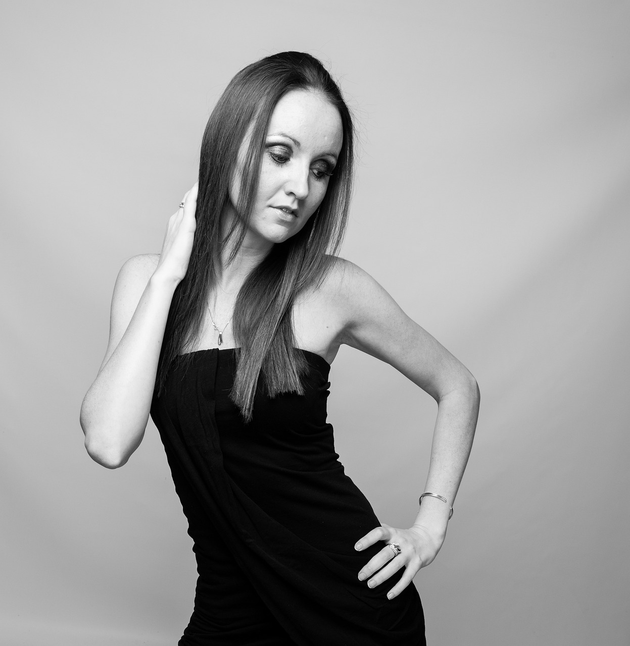 李湘最新照片展現(xiàn)多元魅力與時(shí)尚風(fēng)采