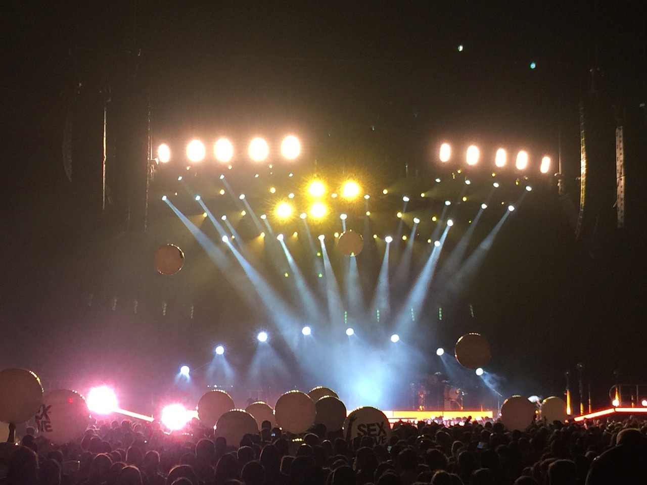 最新嗨曲名字的魅力與影響力，引領(lǐng)音樂(lè)潮流的脈搏