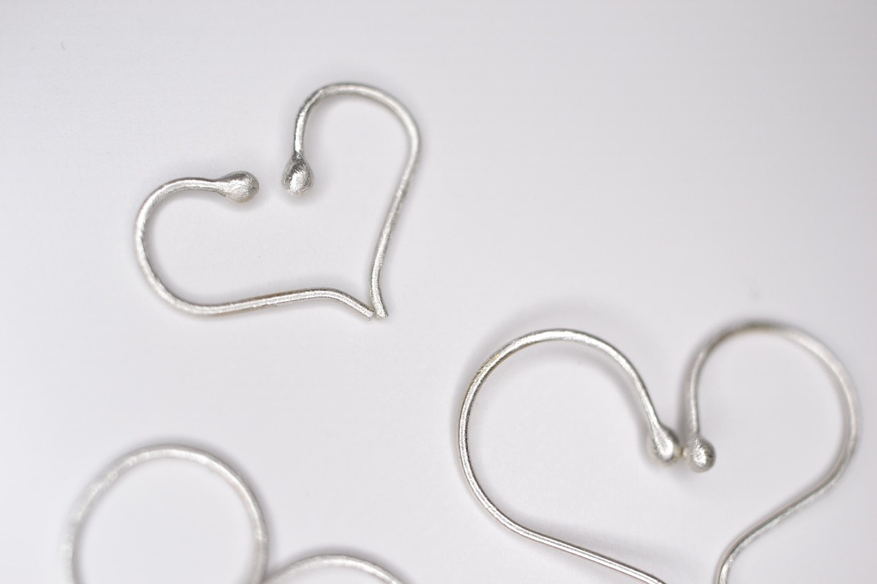 探索最新時(shí)尚潮流，2017年最新耳環(huán)的魅力與多樣性