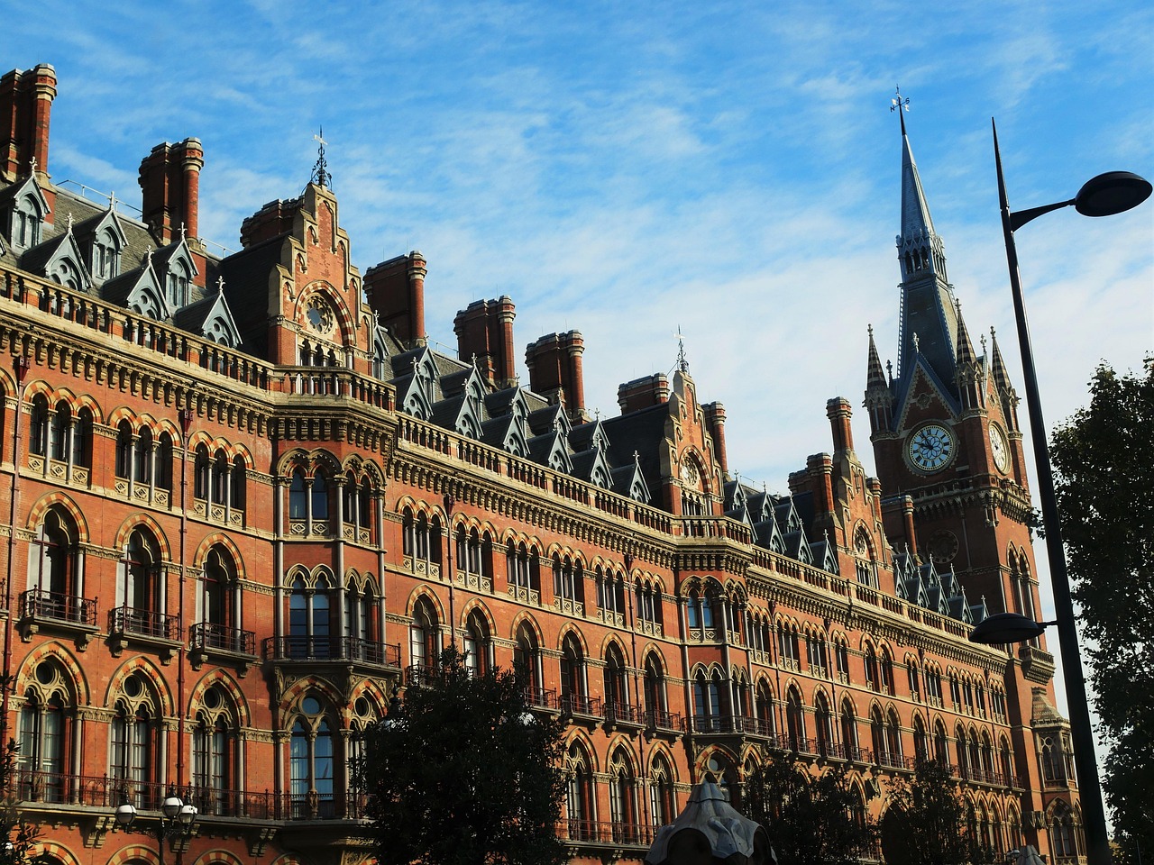 倫敦銀走勢最新動態(tài)分析與市場趨勢預測