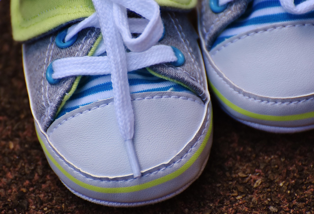 揭秘2017最新潮鞋魅力與趨勢(shì)，引領(lǐng)時(shí)尚前沿探索