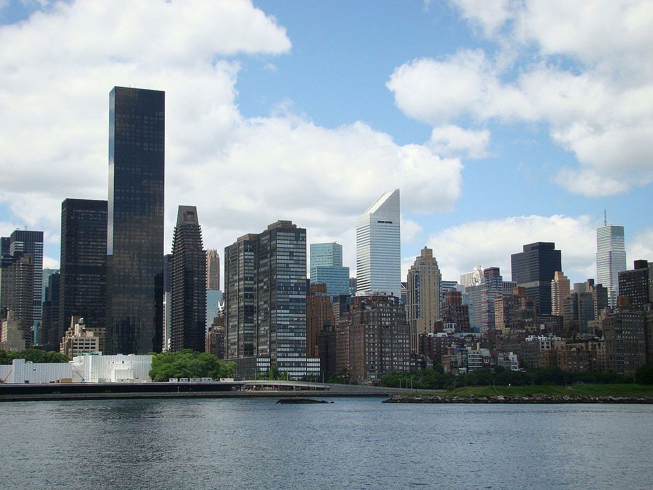 浦北最新樓盤，現(xiàn)代城市生活的理想探索之地